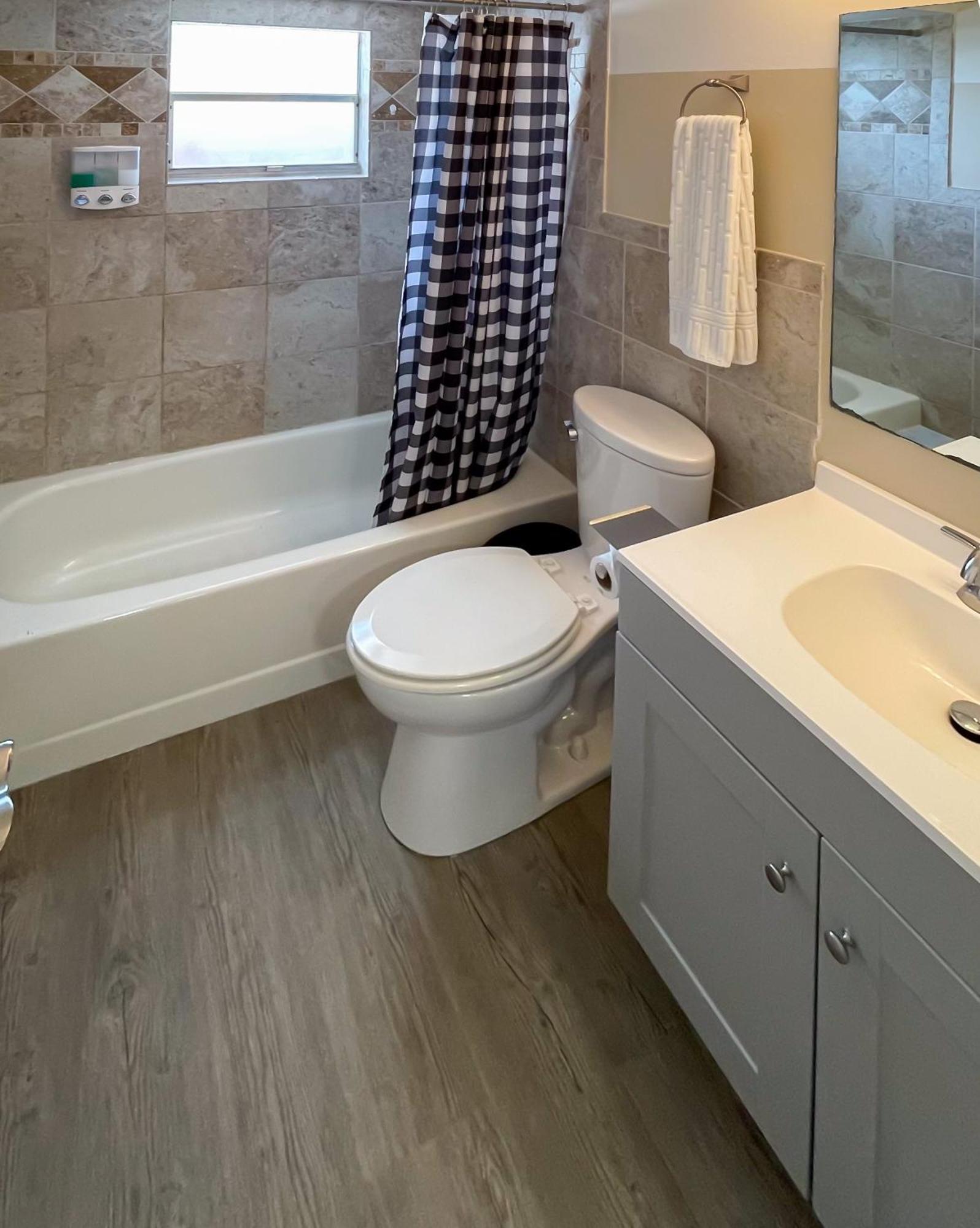Lazy Cuckoo Inn - Sleek And Stylish Studio Apartments Fort Myers Beach Exterior foto